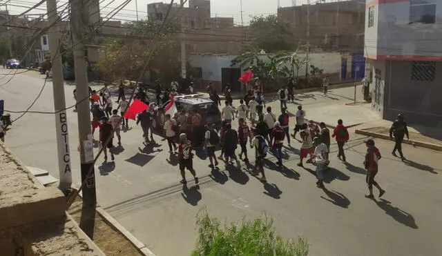 La pelea de barristas se dio en la intersección de la avenida Inti Raymi con la calle Inca Yupanqui, en el distrito de La Victoria. Foto: La República