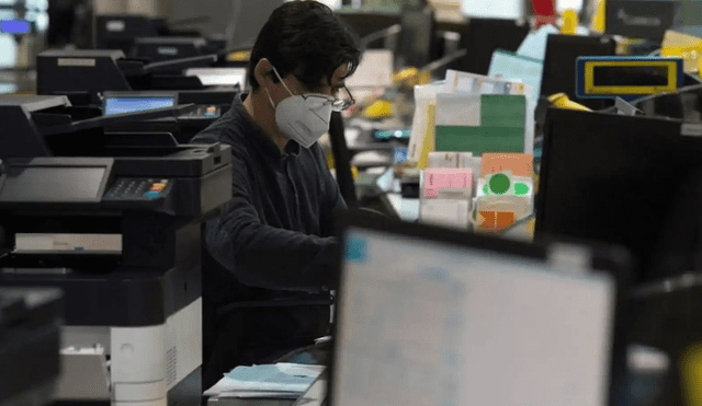 Algunos trabajadores han demostrado mayor productividad al tener un horario laboral de cuatro días de trabajo a la semana. Foto: EFE