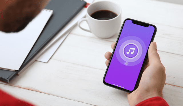 La herramienta también es capaz de identificar canciones que suenan en tu iPhone incluso si los audífonos están conectados. Foto: composición/La República