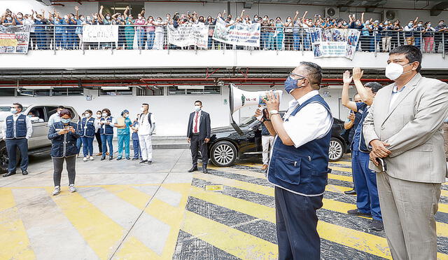 Reclamos. Más de 50 trabajadores del nosocomio aseguraron no haber podido desplazarse por las diferentes áreas. Piden trasladarse al nuevo hospital de Ate. Foto: Minsa