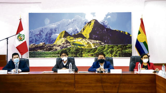 Reunión. Congresistas y gobernador de Cusco abren debate sobre canon turístico en auditorio del gobierno regional.