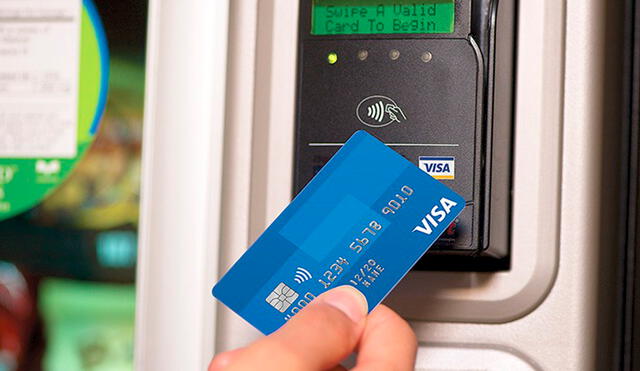 El consumidor debe sostener su tarjeta Visa a 4 cm del lector contactless seguro para que el pago funcione. Foto: VISA