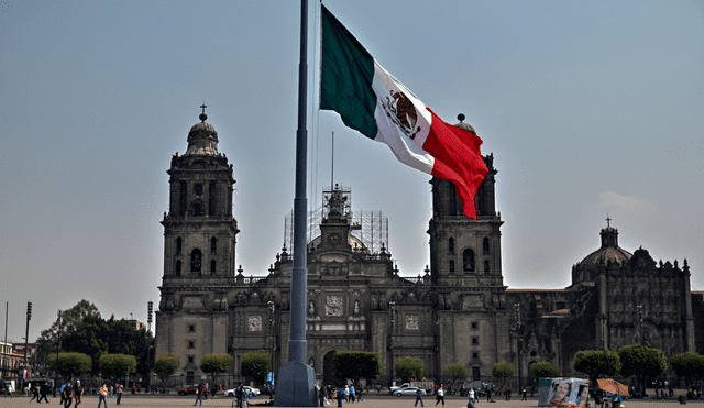 La bandera de México representa la unidad de la nación y de sus ciudadanos. Foto: AFP