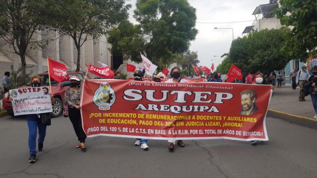 Arequipa. Docentes protagonizan protesta este jueves. Foto: URPI / Alexis Choque