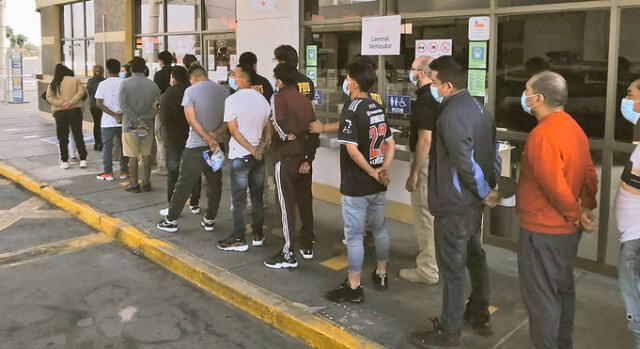 Peruanos fueron expulsados de Chile por diversos delitos. Foto: Arica es noticia