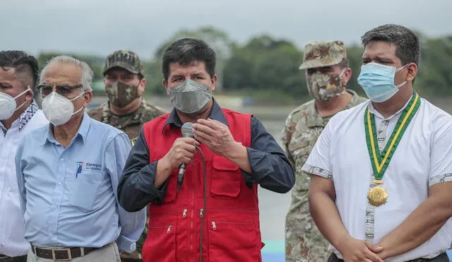 Este sábado, Pedro Castillo inspeccionó puerto Acosta y realiza encuentro con pescadores de Puerto Maldonado. Foto: Presidencia