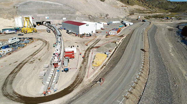 DESPUES DE CASI 15 AÑOS SE RETOMO LA CONSTRUCCION DEL TUNEL TRASANDINO DEL PROYECTO MAJES SIGUAS II. UNA GRAN OBRA QUE SE REALIZARA EN AREQUIPA.