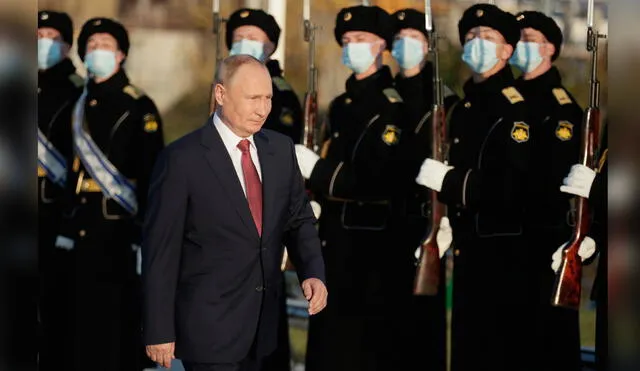 Vladímir Putin en una ceremonia en la península de Crimea el 2021, un territorio que le arrebató a Ucrania el 2014. Foto: agencia