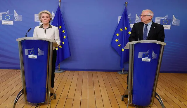 Ursula von der Leyen y Josep Borrell anunciaron el nuevo paquete de medidas en contra de Rusia por su invasión a Ucrania. Foto: AFP