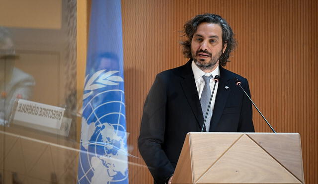 El canciller argentino, Santiago Cafiero, pronuncia un discurso en la apertura de una sesión del Consejo de Derechos Humanos de la ONU el 28 de febrero de 2022, en Ginebra. Foto: AFP