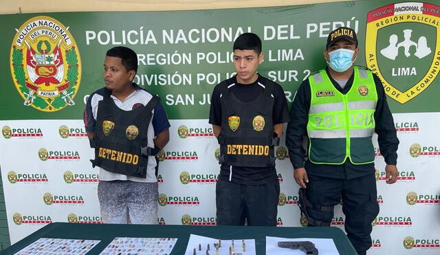 Manuel Alejandro Aguila Higinio (25) y Freddy Sebastian Cabezas Jimenez fueron capturados por la PNP. Foto: Jessica Merino/URPI-LR