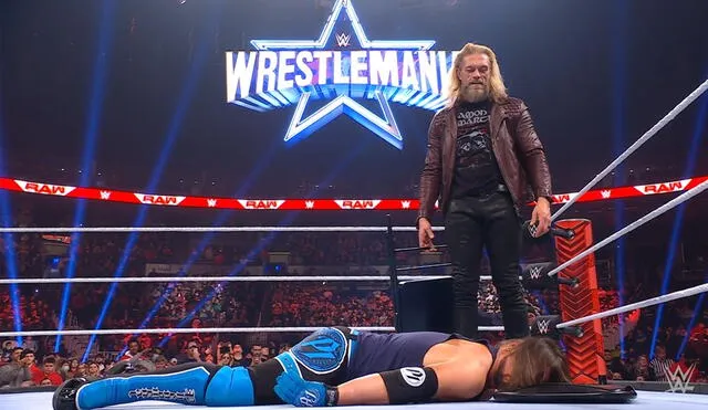 WWE Monday Night Raw cerró con la paliza de Edge sobre AJ Styles. Foto: WWE