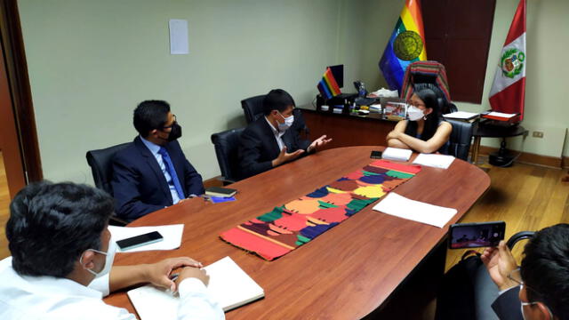 Gobernador Alejo se reunió con congresista Luque. Foto: GORE Puno