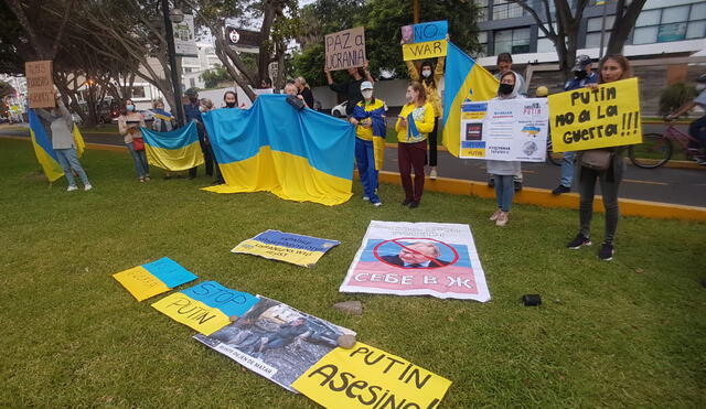 Ciudadanos piden apoyo a las autoridades peruanas. Foto: Grace Mora / URPI - LR