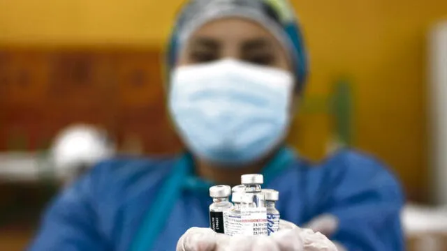 Caducaron. Más de 10 mil dosis de vacunas de Astrazeneca vencieron a fines de febrero  en Arequipa y Tacna. Foto: Juan Carlos Cisneros/ La República