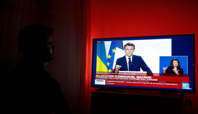 Emmanuel Macron el miércoles durante una alocución televisada acerca de la invasión rusa a Ucrania. Foto: EFE