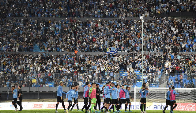 Uruguay se ubica en cuarto lugar con un punto más que Perú. Foto: AFP