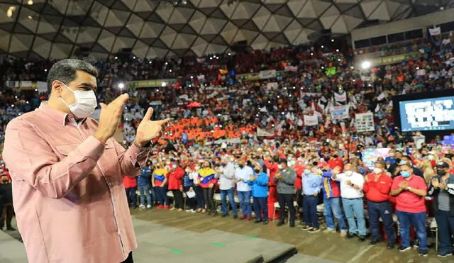 Nicolás Maduro ancló el aumento del salario mínimo a medio petro. Foto: Prensa Miraflores