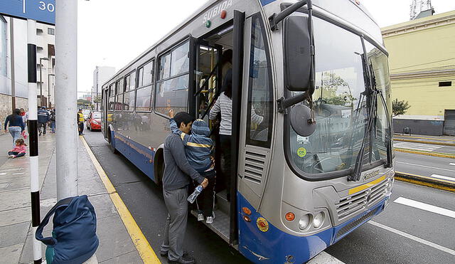 En crisis. Los corredores viales atienden a más de 200.000 usuarios por día en Lima. Foto: difusión