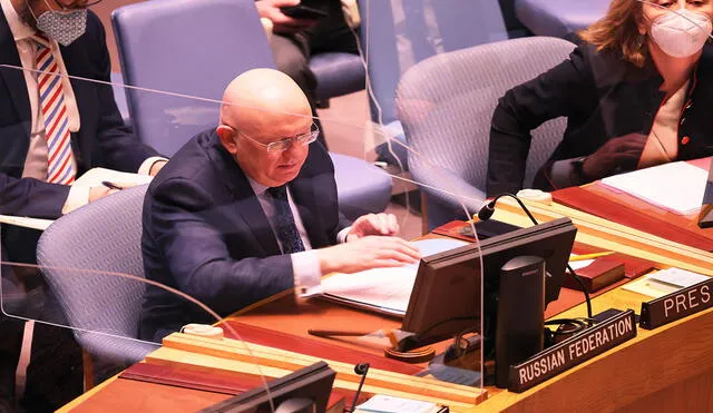 El embajador ruso ante la ONU, Vasili Nebenzia, defendió el accionar de su país en pleno Consejo de Seguridad convocado por el ataque a la central nuclear ucraniana. Foto: AFP/referencial
