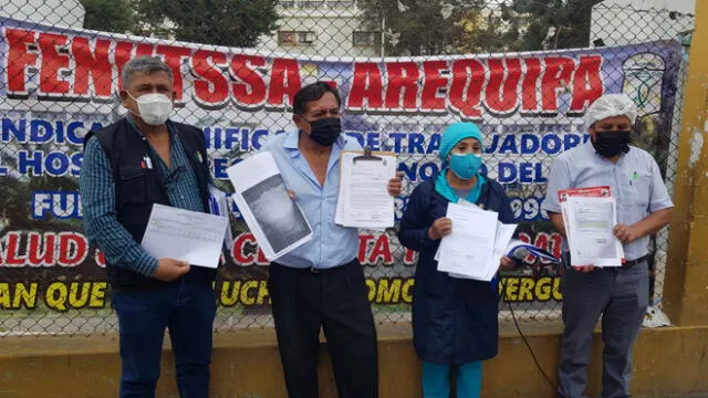 Arequipa. Dirigentes de trabajadores del Hospital Honorio Delgado hicieron evidente su descontento con el trabajo de Juan Carlos Noguera. Foto: URPI/Alexis Choque