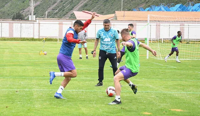 Ameli dirige a Cienciano desde el año 2021. Foto: Club Cienciano