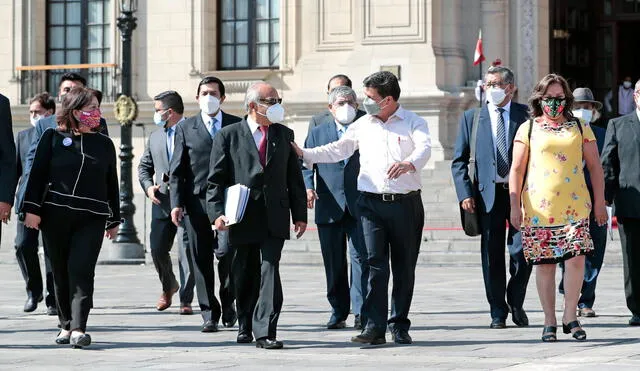 Según fuentes del semanario Hildebrandt en sus trece, el jefe de gabinete le expresó al presidente de la República que existe la posibilidad que la investidura no sea concedida. Aun así, Castillo Terrones confía. Foto: Presidencia