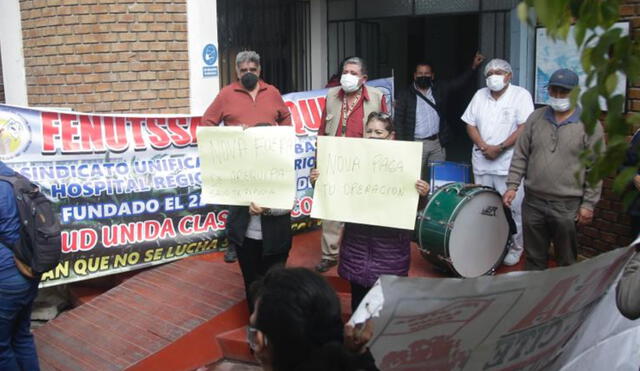 Trabajadores de la Gerencia Regional de Salud exigen la destitución de Christian Nova Palomino. Foto: Rodrigo Talavera/ La República