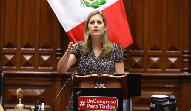 La presidenta del Congreso, María del Carmen Alva, se pronunció tras la protesta en los exteriores de su domicilio. Foto: Congreso