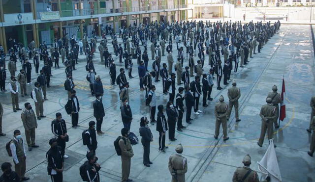 Retorno. Estudiantes participaron en ceremonia de bienvenida. Foto: Rodrigo Talavera/ La República