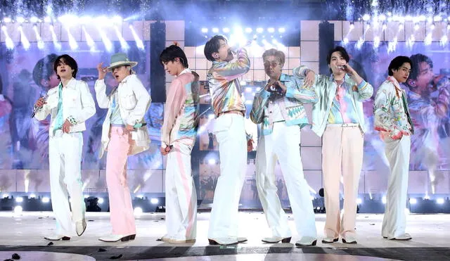 Jimin, J-Hope, Jin, Jungkook, RM, Suga y V en el primer día del concierto "BTS Permission to Dance on Stage Seoul". Foto: BIGHIT