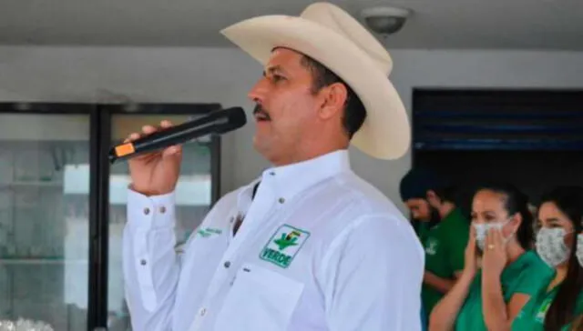 César Valencia, alcalde del municipio mexicano de Aguililla. Foto: Facebook/César Valencia
