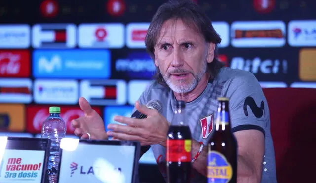 Ricardo Gareca, en conferencia de prensa, dio la lista de convocados para los partidos ante Uruguay y Paraguay. Foto: Twitter @SeleccionPeru