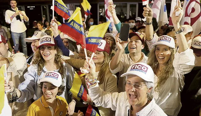 Tranquilidad. La jornada electoral transcurrió el domingo sin mayores incidentes en Colombia, donde ahora se preparan para las presidenciales. Foto: EFE