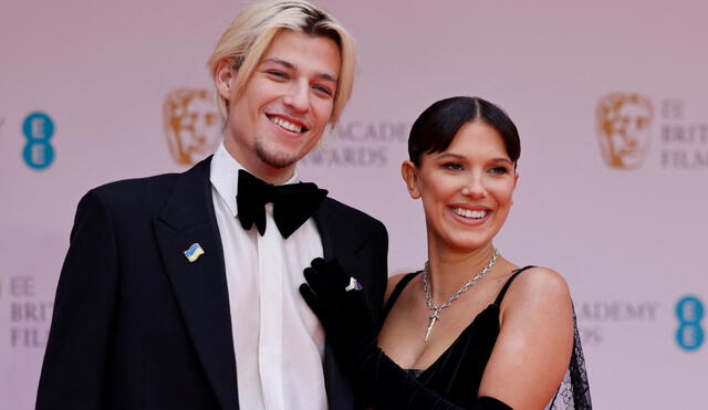 Millie Bobby Brown y Jake Bongiovi se vistieron de gala para asistir a la edición 75 de los Premios BAFTA, que se llevó a cabo el último 13 de marzo en el Royal Albert Hall de Londres. Foto: AFP