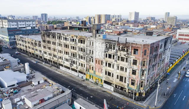 Incendio se apoderó del edificio en el 2017. Desde ese entonces está inhabilitado. Foto: Municipalidad de Lima