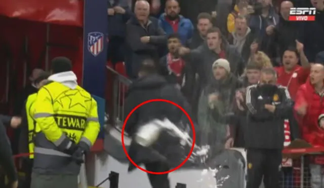 Atlético Madrid vs. Manchetser United: Diego Simeone fue agredido por los hinchas en Old Traffprd. Foto: captura ESPN