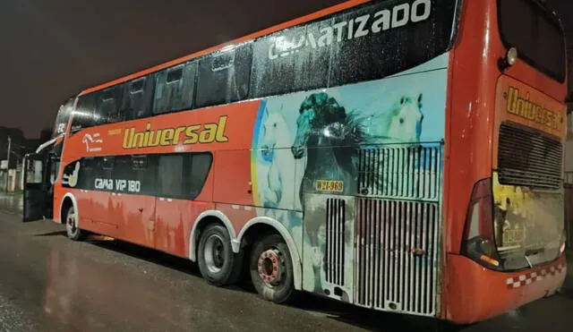 Cuando la Policía revisó el bus, ninguno de los pasajeros reclamó la mercadería. Foto: PNP