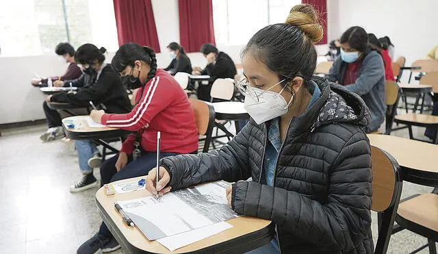 Impacto. La pandemia golpeó más a mujeres que a hombres universitarios. Muchas dejaron los estudios para ayudar en casa. Foto: difusión