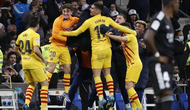 Los azulgranas se dieron un festín en el Bernabéu y golearon después de tiempo. Foto: EFE