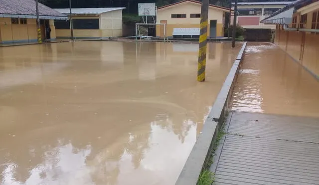 Inundaciones y derrumbes afectaron a las escuelas N° 14149 y N° 15019. Foto: Ayabaca Noticias