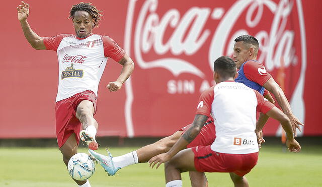 De a pocos. Carrillo, Callens y Trauco se unieron a las prácticas. Foto: FPF