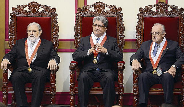 Augusto Ferrero cuenta con voto dirimente por ser presidente del Tribunal Constitucional. Foto: La República