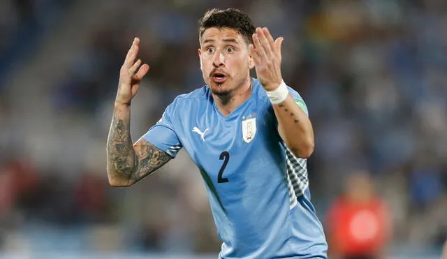 Referentes de Uruguay, como Suárez y Cavani, perdieron la titularidad en sus clubes. Foto: AFP