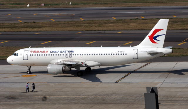 La aerolínea China Eastern ha discontinuado los vuelos de las naves modelo Boeing 737-80, a causa del reciente siniestro. Foto: EFE