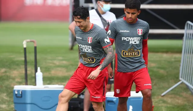 Gianluca Lapadula se recuperó de una dolencia en el tobillo y es casi fijo ante Uruguay. Foto: Selección peruana