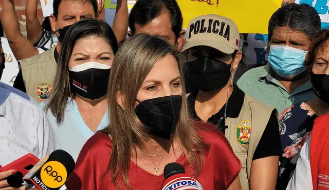 María del Carmen Alva estuvo de acuerdo con que el presidente muestre disponibilidad para asistir al Congreso. Foto: Jessica Merino / URPI-LR