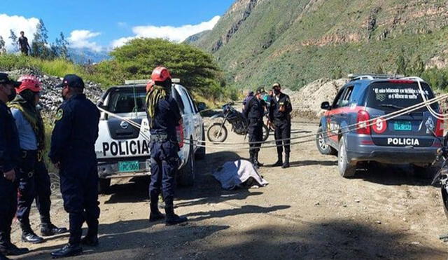 Las autoridades han dispuesto que el cadáver se traslade al Instituto de Medicina Legal. Foto: Radio RSD Chimbote