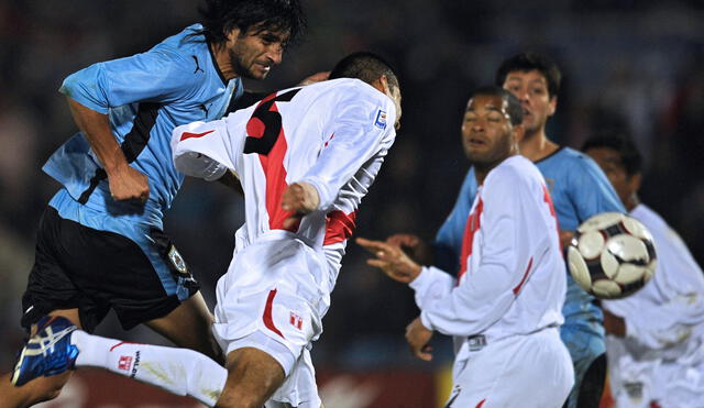 La Celeste concretó la goleada con tantos de Carlos Buenos, Sebastián Abreu y Diego Forlán. Foto: AFP