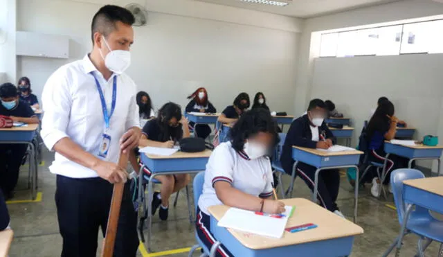 El 28% de marzo, el 100% de los colegios del Perú deberán brindar el servicio de clases presenciales o semipresenciales. Foto: Carlos Contreras / La República